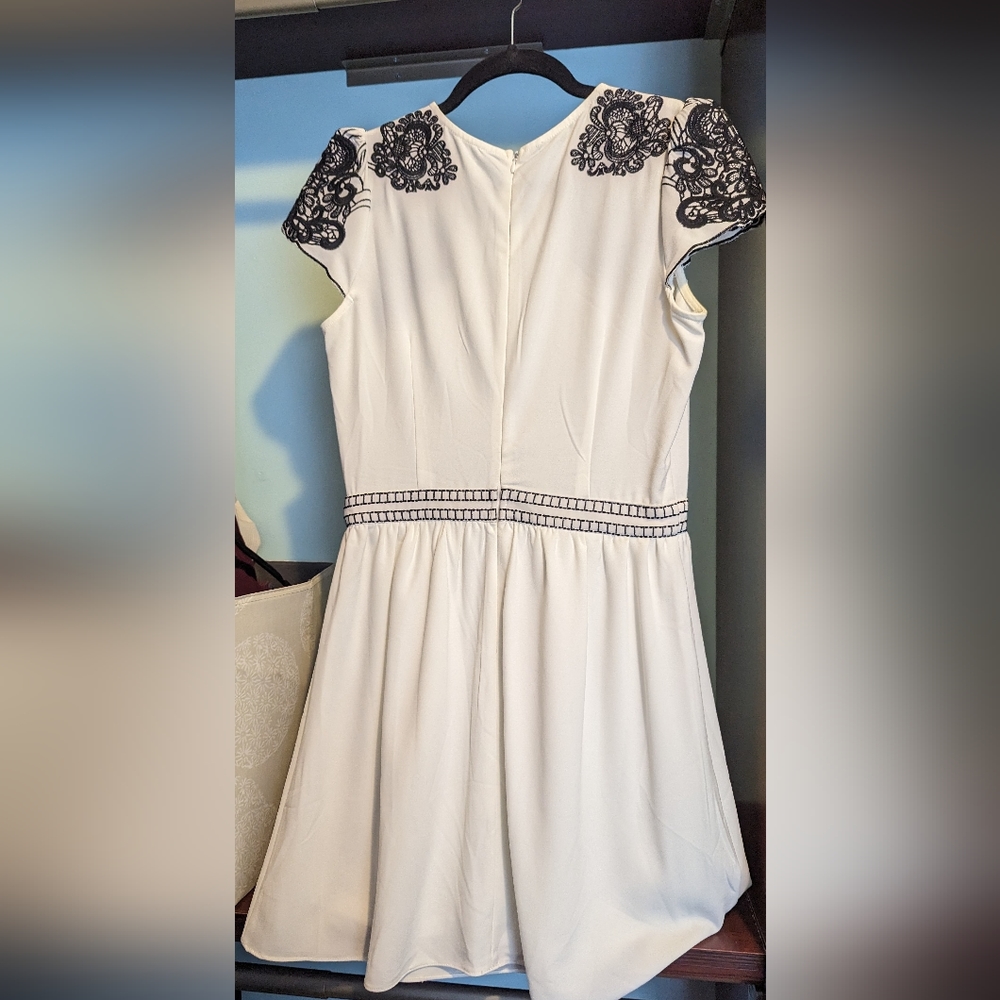 Verty White Dress with black upper bodice detail